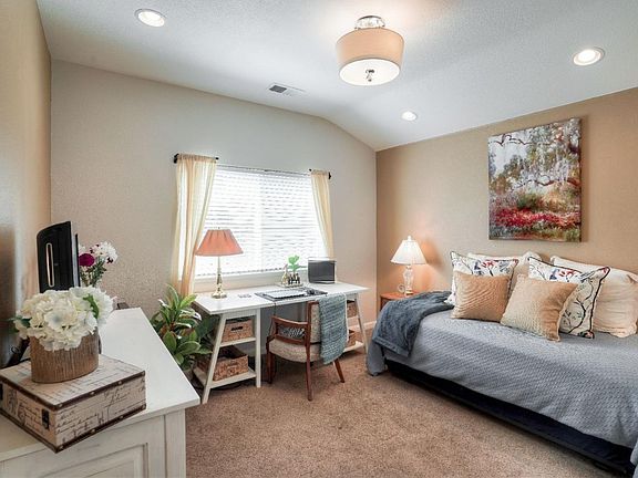 5th image of 17470 Lake View Dr