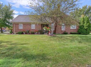 18611 Hilltop Ln, Riverview, MI 48193