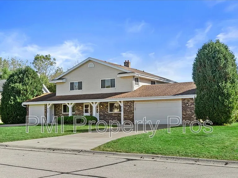 8148 S 88th St — Photo 36