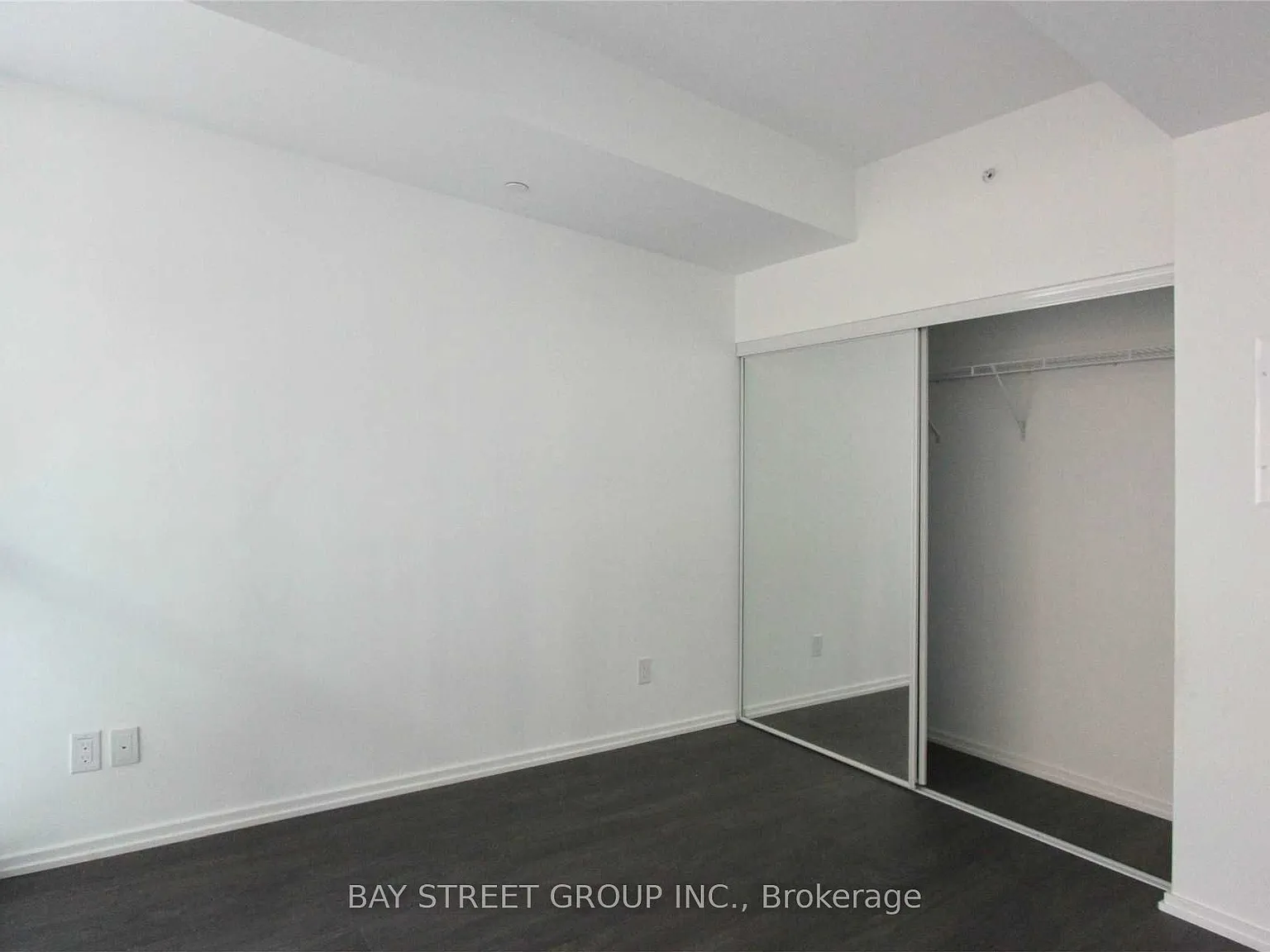 1 bed, $2,320 — Photo 4