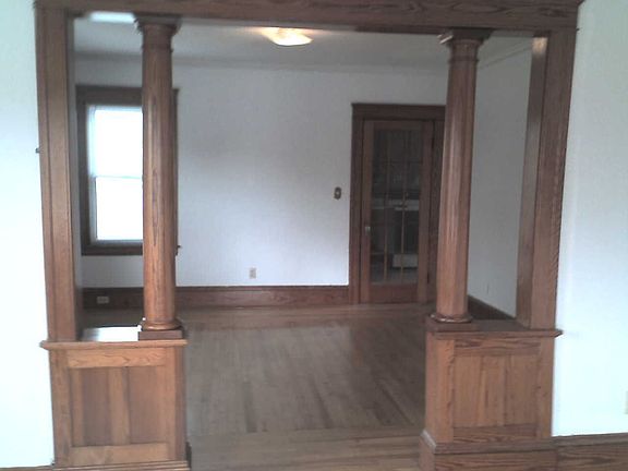 PERIOD DETAIL DINING ROOM