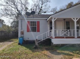 1916 Convent Ave, Pascagoula, MS 39567