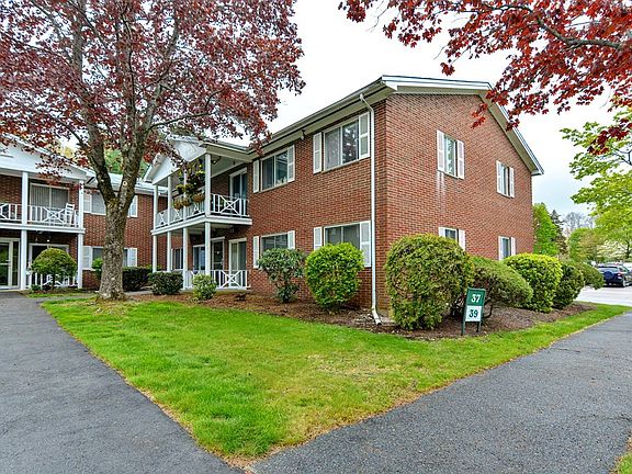 2nd image of 39 Bayberry Dr APT 1