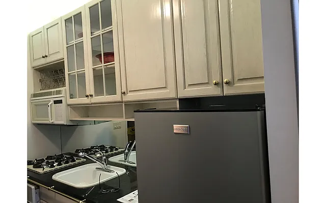 Rented by Douglas Elliman | media 8