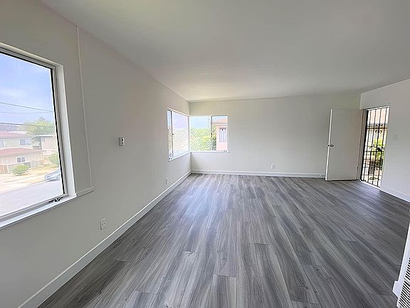 4th image of 914 N Cedar St #2