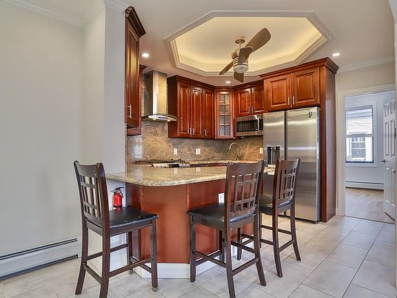 4th image of 915 Central Ave APT 3
