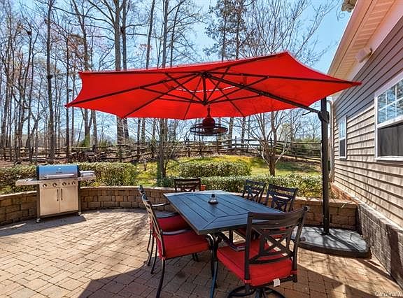 4th image of 4411 Overbecks Ln