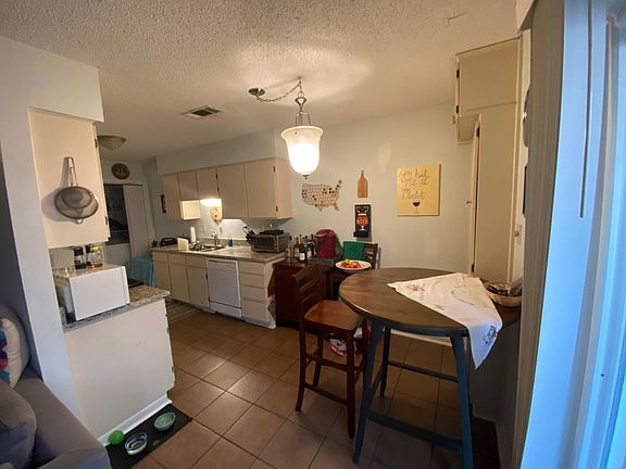 Breakfast nook/ kitchen