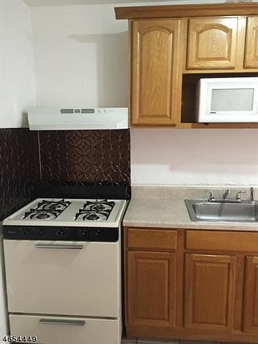 2nd image of 509-511 Irvine Turner Blvd