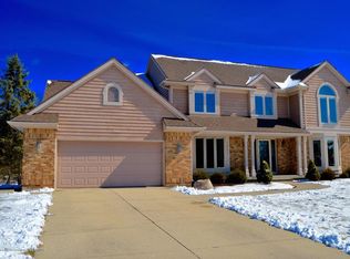3952 Crooked Creek Dr, Okemos, MI 48864