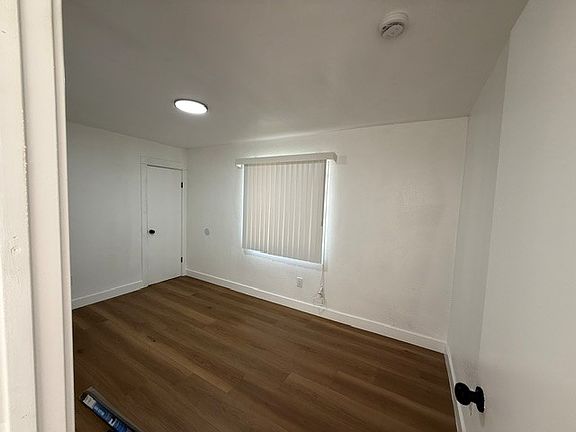 3rd image of 8901 1/2 Holmes Ave