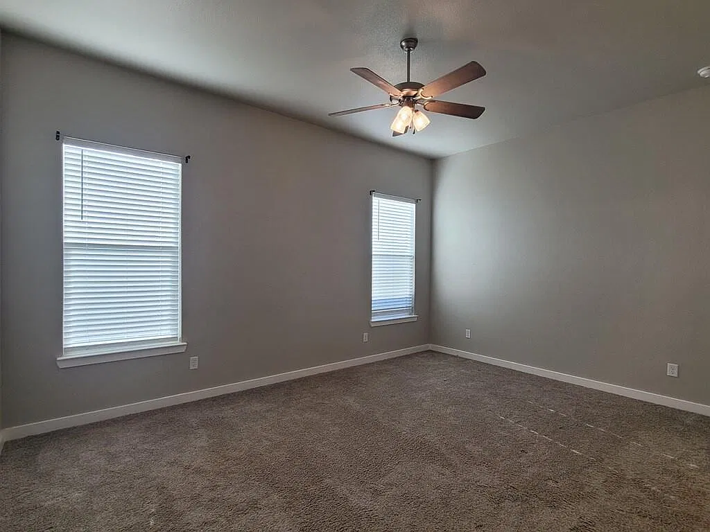 3 bed, 2.0 bath, 1806 sqft, $2,500 — Photo 3