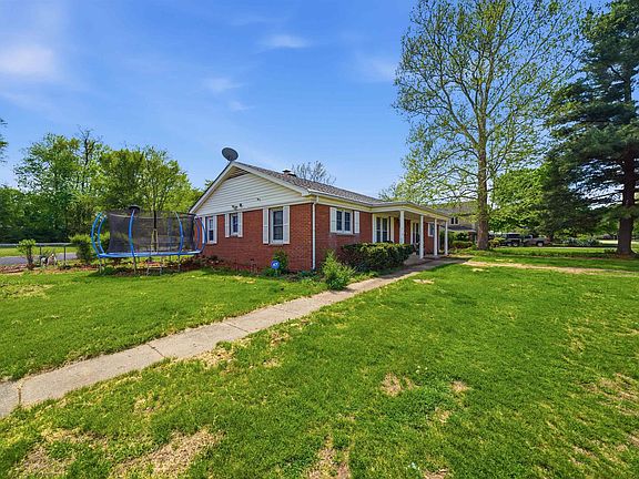 3rd image of 3308 E Cedar Hills Dr