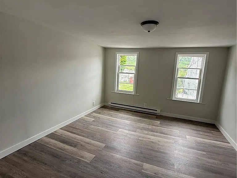 435 E Union St — Photo 6