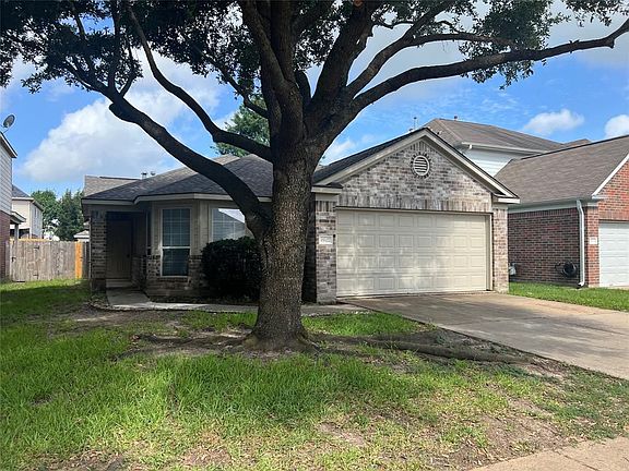 2nd image of 15527 Fir Woods Ln
