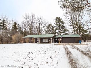 10326 Duffield Rd, Montrose, MI 48457