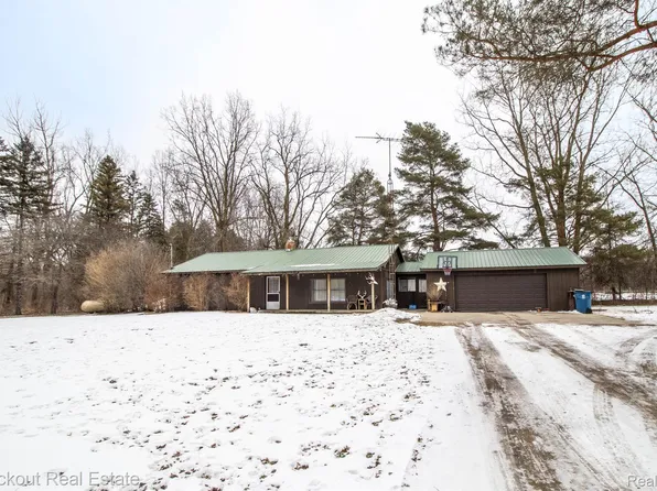 10326 Duffield Rd, Montrose, MI 48457