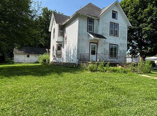 300 E State St, Fayette, IA 52142