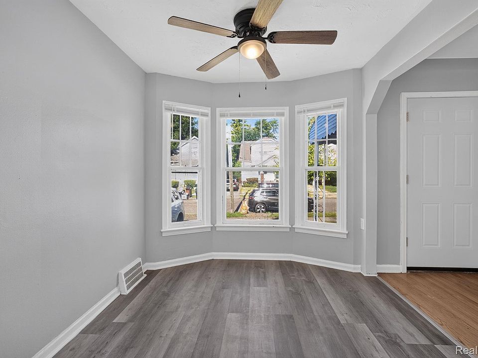 20206 Greeley St, photo 5