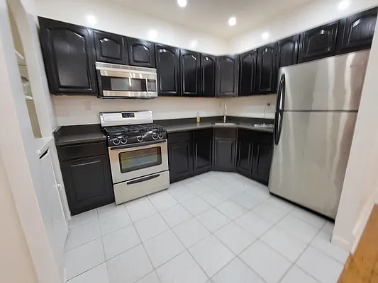 Rented by Duradox Management LLC | media 26