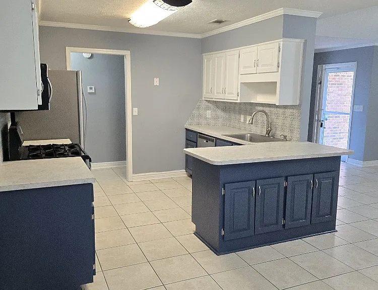 4517 Mayo Dr — Photo 2