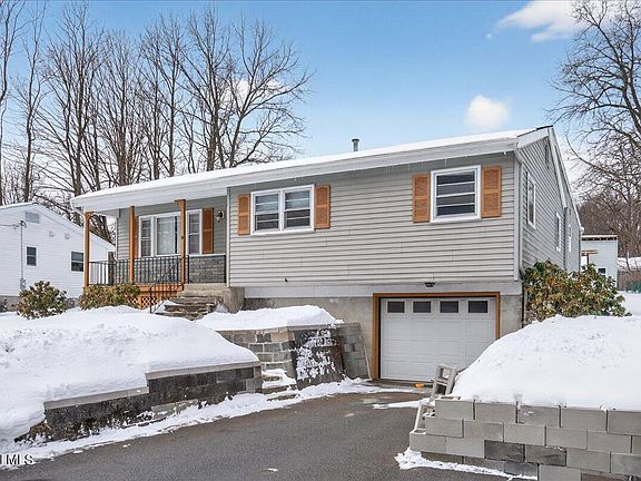 3rd image of 14 Sherri Drive