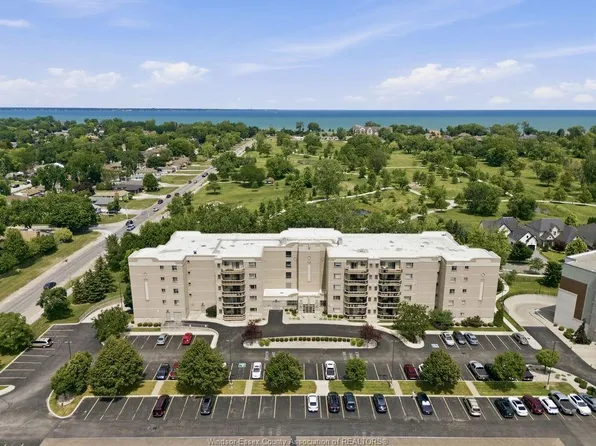 200 Manning Rd #211, Tecumseh, ON N8N 0A8