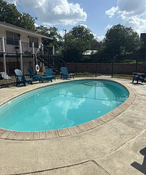 Tuscan Springs Apartments — Photo 7