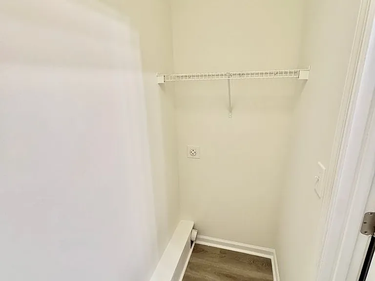Lakeview Apartments — Photo 13