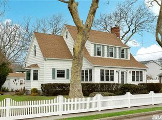 45 Grandview Dr, Blue Point, NY 11715