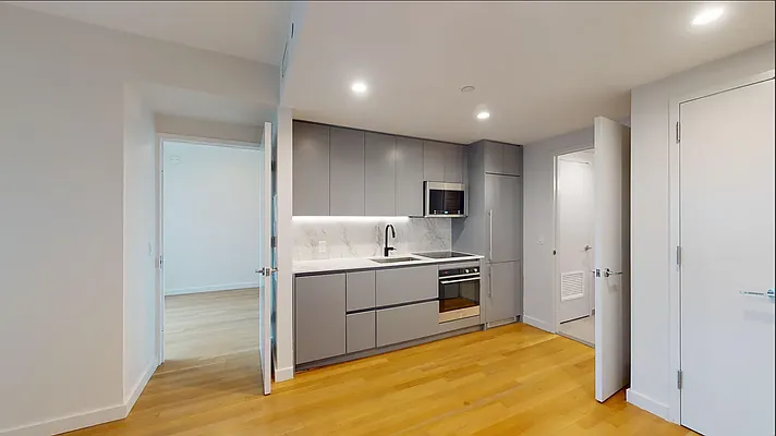 Rented by Bond New York | media 284