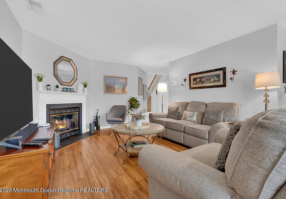 1st image of 102 Wales Lane