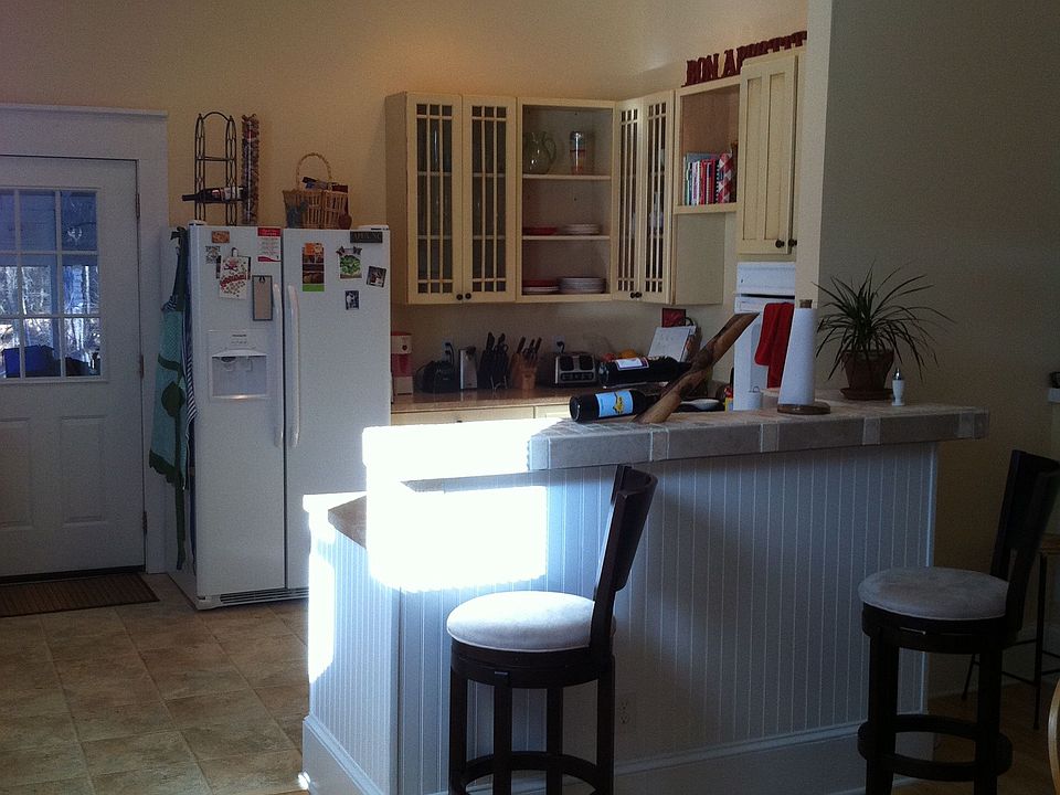 2nd image of 300 W Earp St