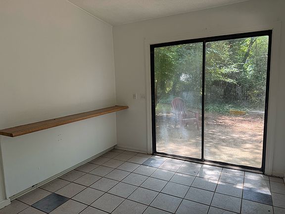 3rd image of 725 Beaverdam Rd APT I