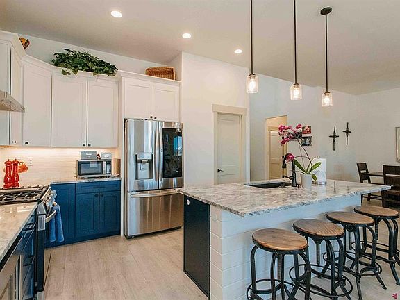 5th image of 2802 Benchmark Lane
