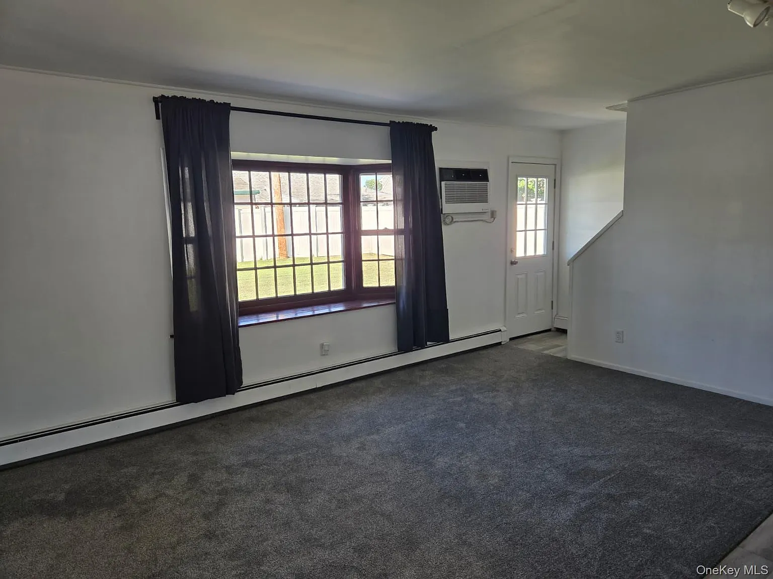 4 bed, 2.0 bath, 1200 sqft, $4,500 — Photo 4