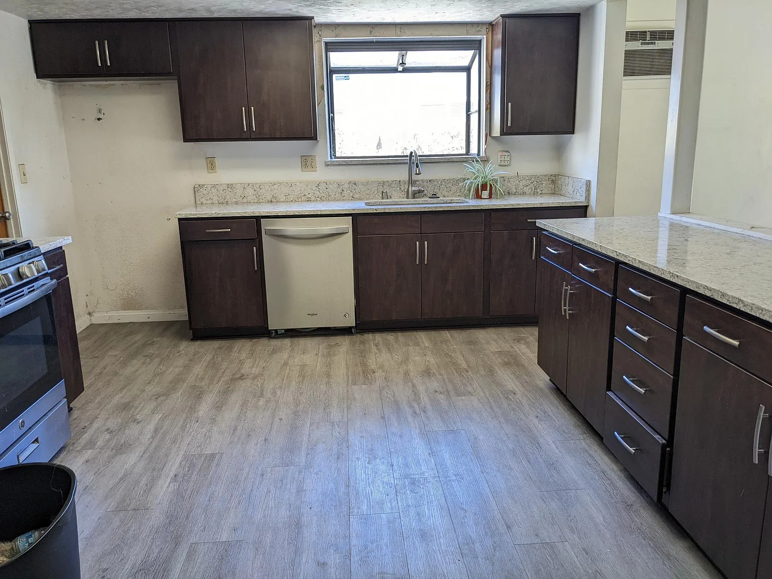 3 bed, 1210 sqft, $3,800 — Photo 2