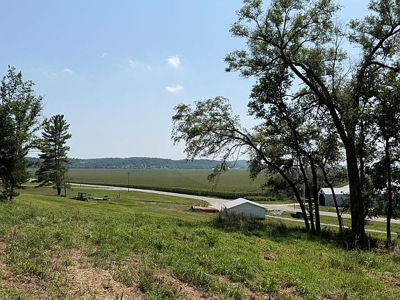 5th image of 2298 Bluff Rd