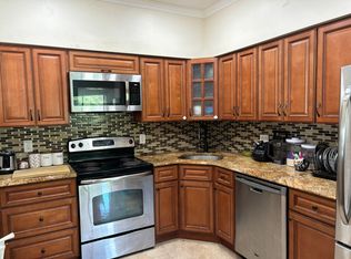 390 Gorge Rd APT 301, Cliffside Park, NJ 07010