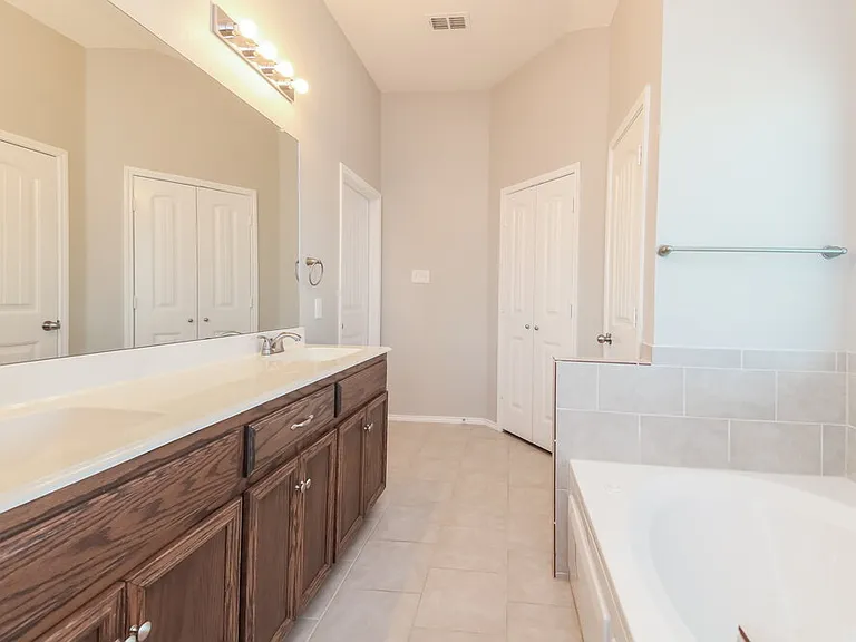 1617 Meadowlark Ln — Photo 12
