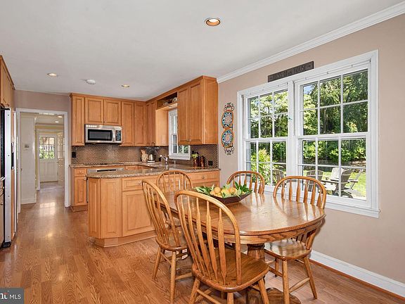 4th image of 11309 Broad Green Dr