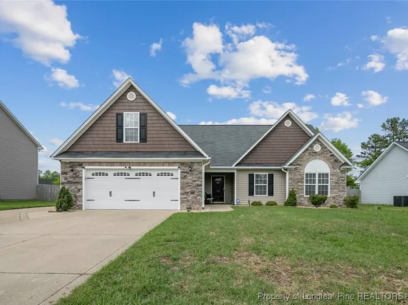 1114 Legend Creek Dr, Hope Mills, NC 28348
