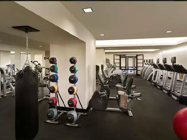 20 Pine Street image 11 of 17