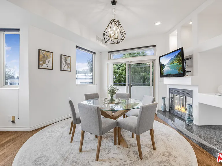 8507 Franklin Ave — Photo 15