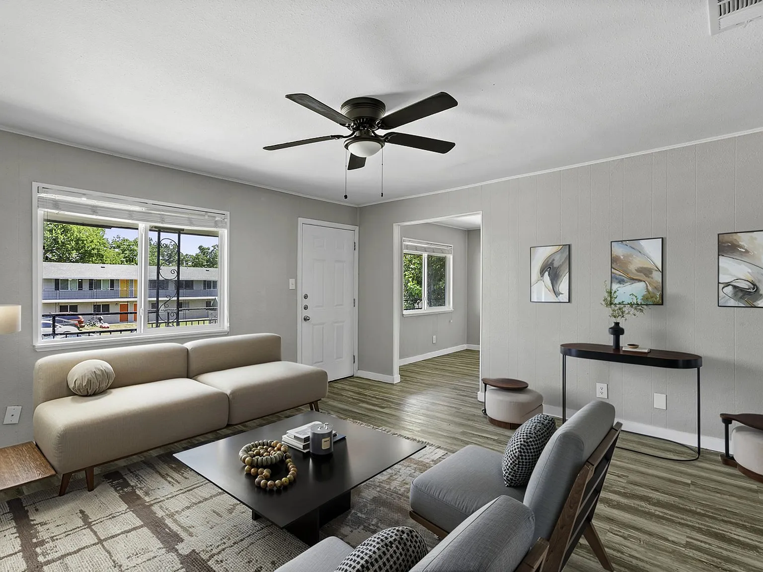 Sundance Apartments — Photo 2
