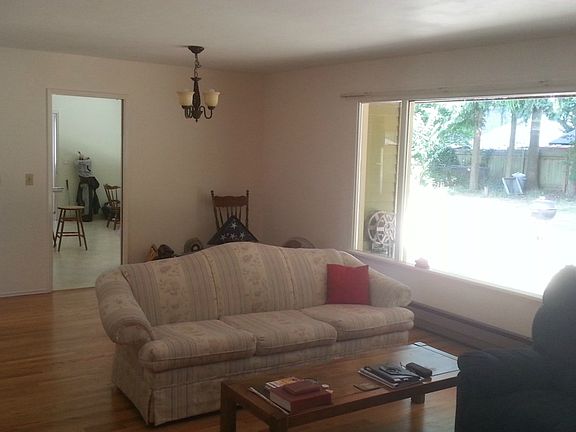 5th image of 5623 83rd Pl NE
