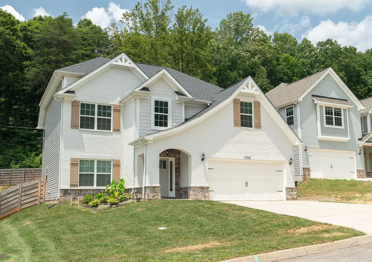 West Knoxville 37932 - 4 bedroom, 2. — Photo 3