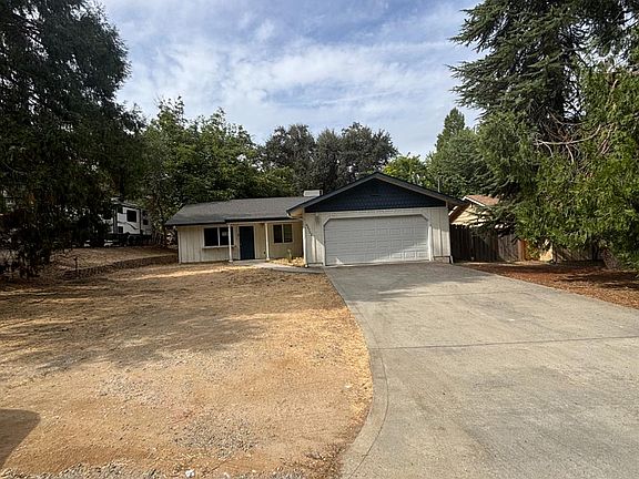 4th image of 49702 Pierce Dr