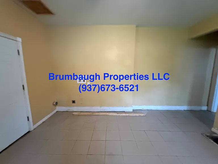 1027 Park Ave — Photo 16