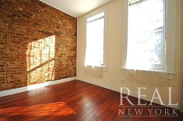Rented by REAL New York | media 24